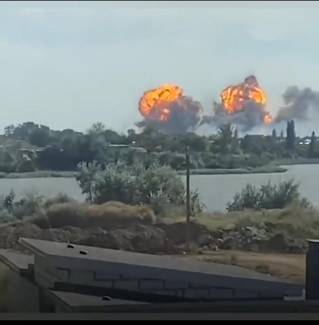За вибухами на аеродромі в Криму стоять Збройні сили України 