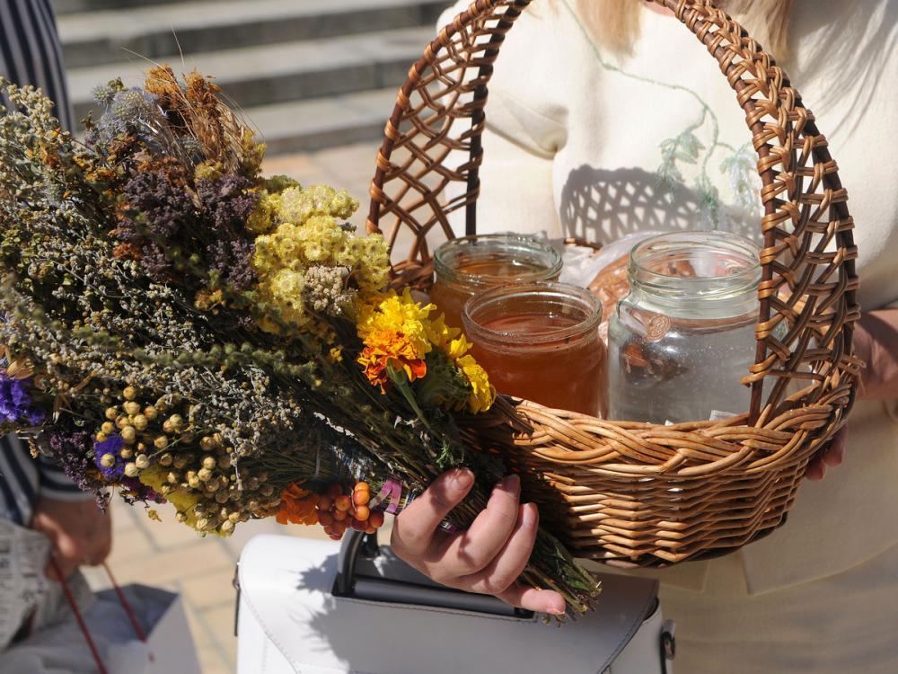 Маковія або Медовий спас: де у Полтаві освятити мед, що покласти у кошик для освячення
