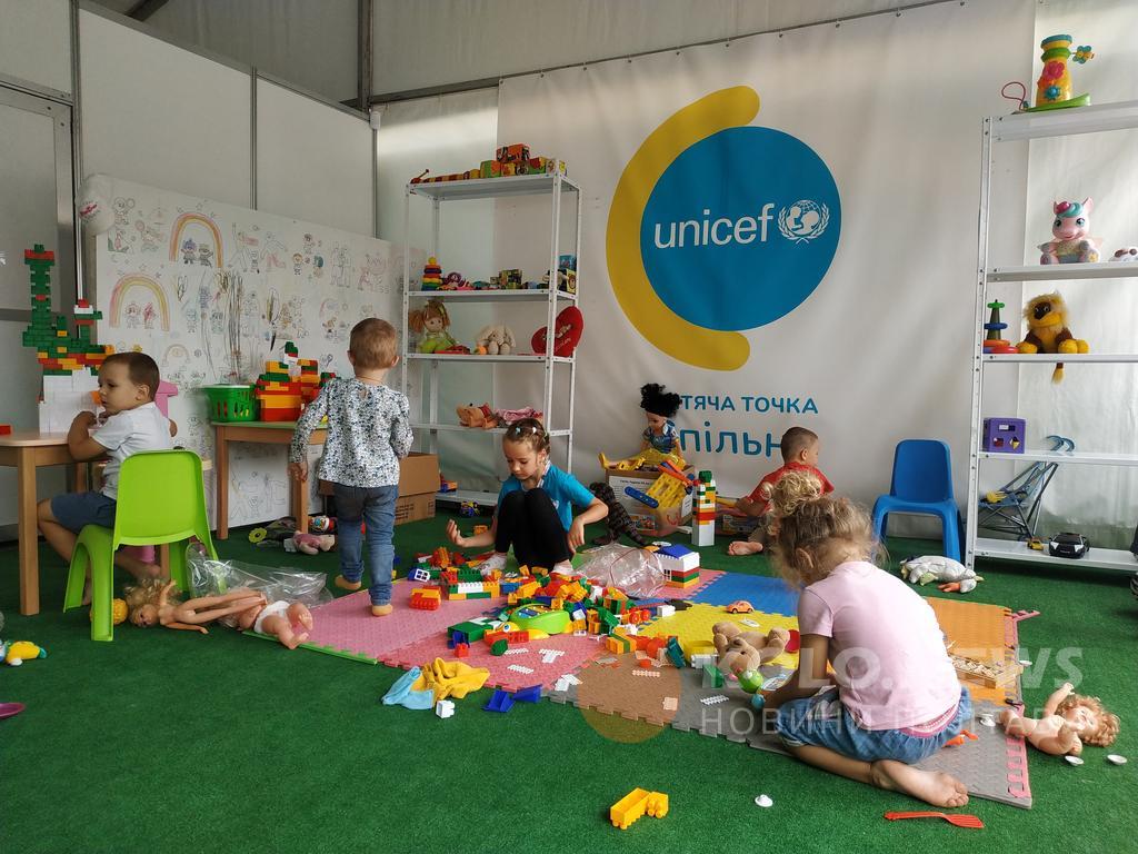 У Полтаві для дітей переселенців працює ігрова кімната від фонду UNICEF. ФОТО
