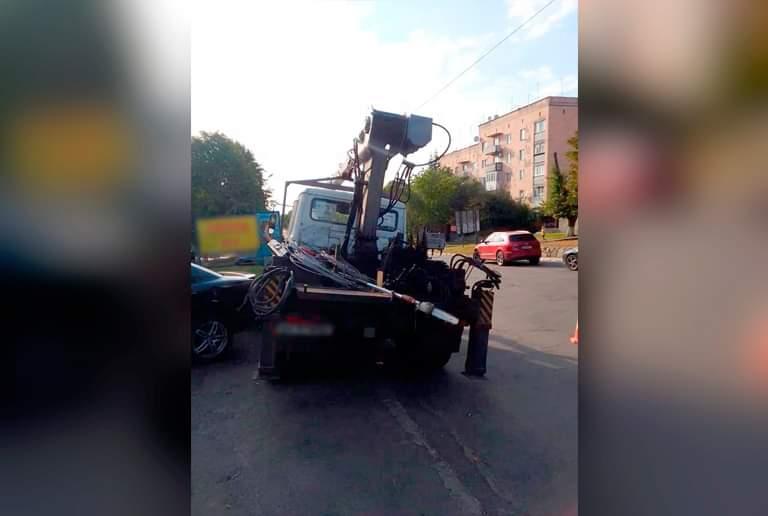 Обрізав гілки та покалічився: на Полтавщині чоловік травмувався на виробництві 