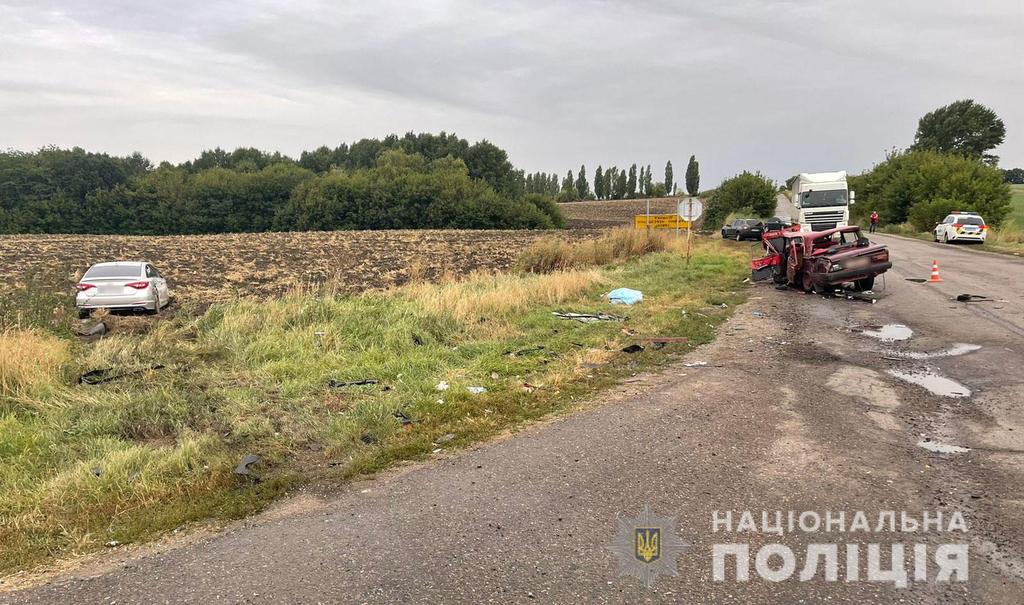 В ДТП на Полтавщині загинули 19-річна та 26-річний пасажири легковика