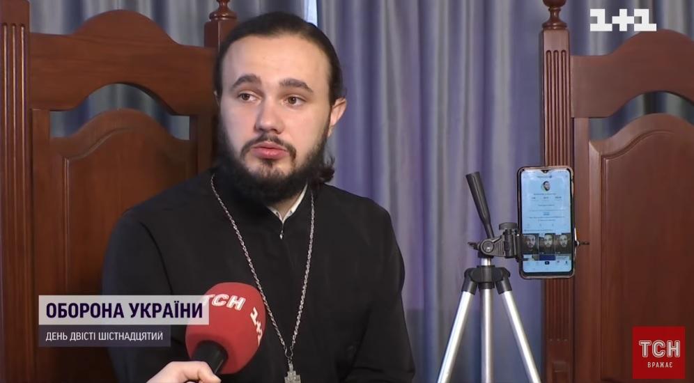 Полтавський священник продовжує збирати лайки в TikTok: про підписників, церкву та службу онлайн