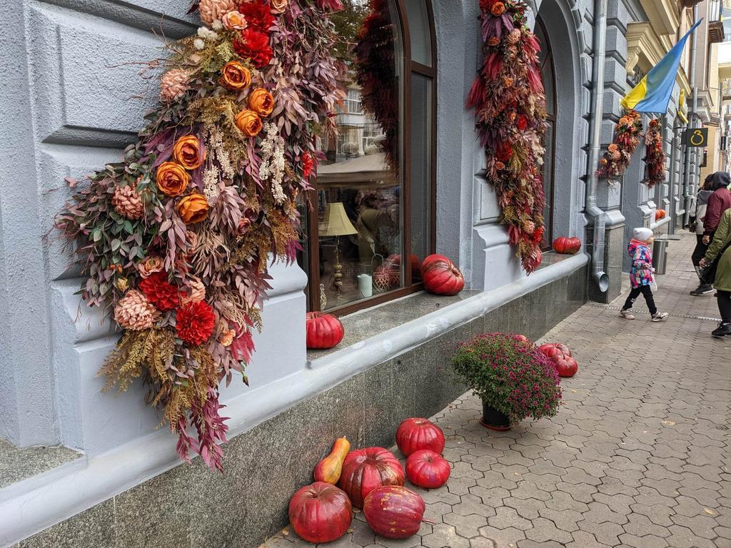 Полтавські кафе і Хелловін. Фоторепортаж