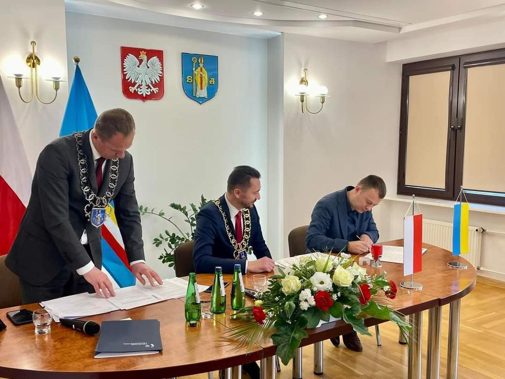 За минулий тиждень Полтава і Опішня побраталась з 2 польськими містечками
