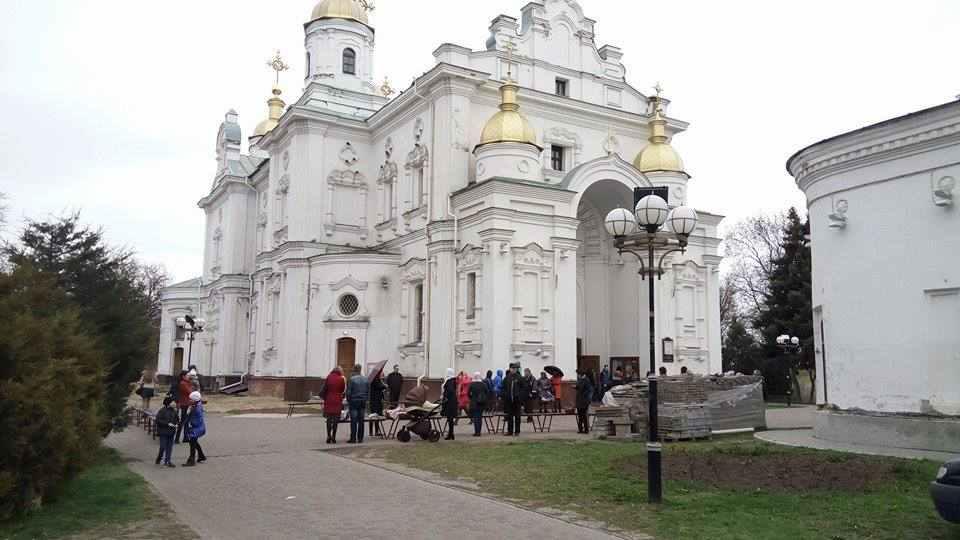 До котрої години можна буде у Полтаві освятити паску?