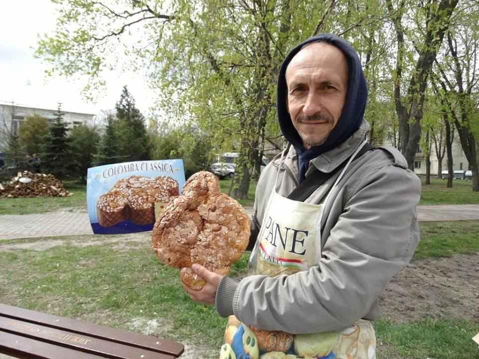 Художник з Полтавщини опанував італійську випічку та заробляє нею в Інтернеті