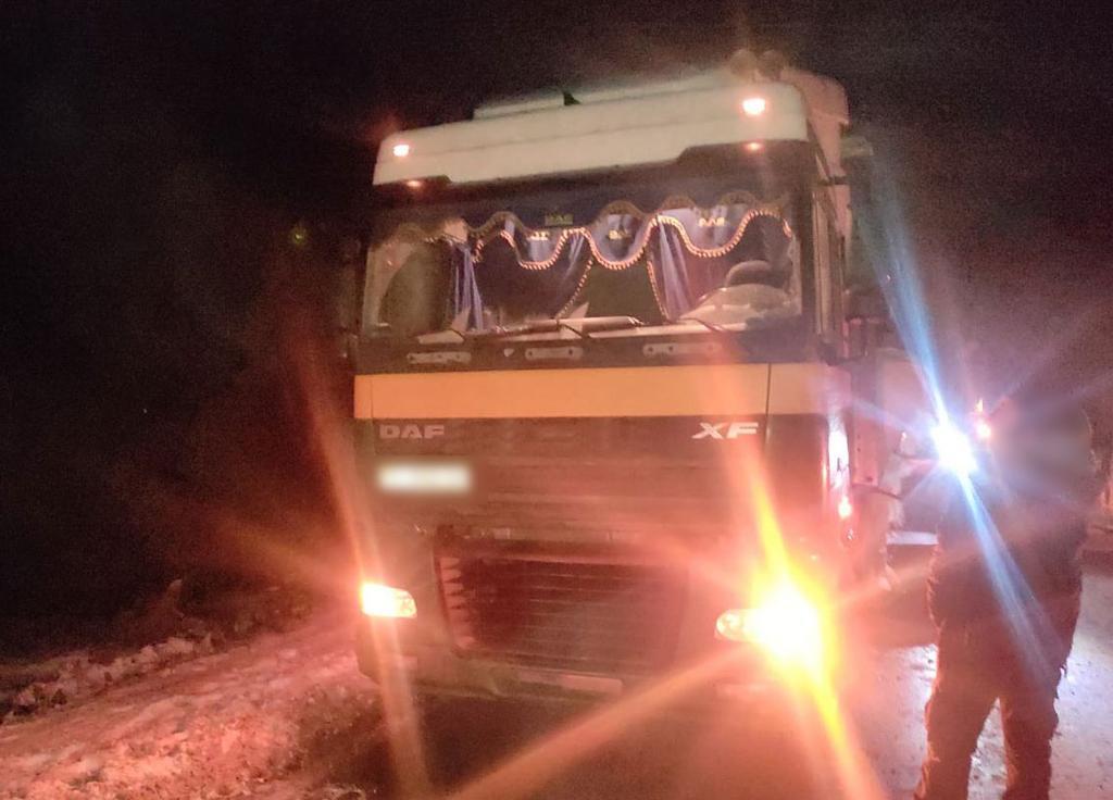 На Полтавщині зіткнулися дві вантажівки, один з водіїв отримав травми