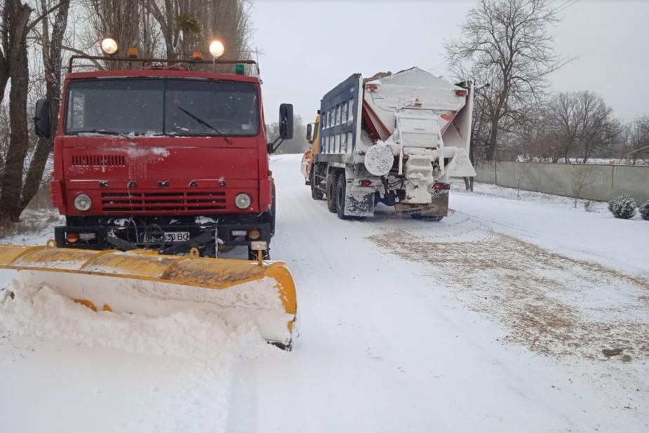 Утримайтесь від поїздок на авто. Полтавські комунальники попереджають про негоду