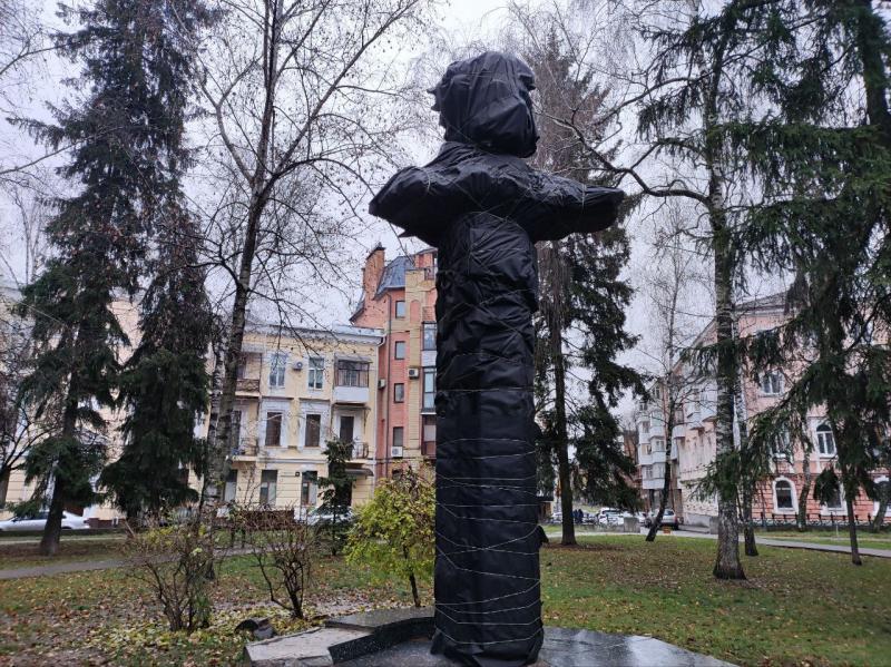 Пушкін, Ватутін, Зигін: як голосували депутати Полтавської міськради за демонтаж пам'ятників