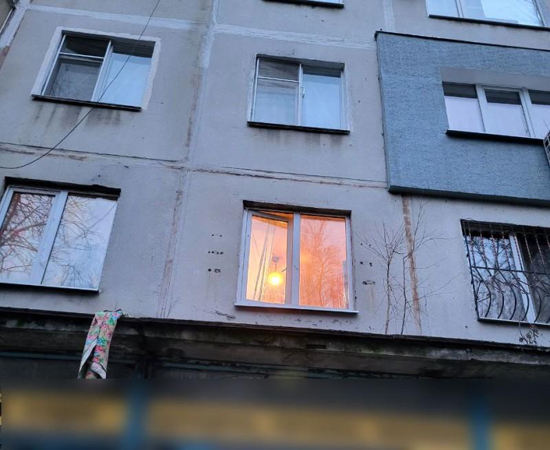 На Полтавщині жінка випала з вікна другого поверху і загинула