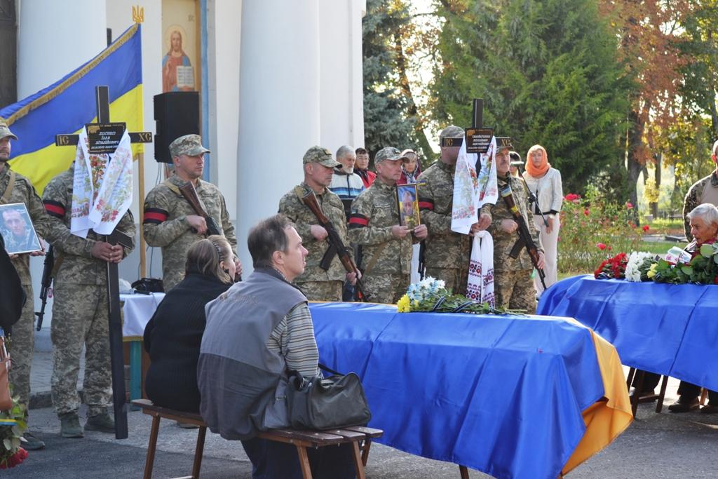 Студент і актор: у Полтаві попрощалися із двома полеглими воїнами