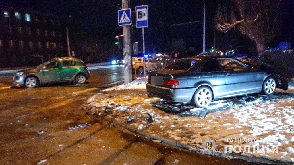 У Полтаві на перехресті зіткнулися два легковики, є постраждалі