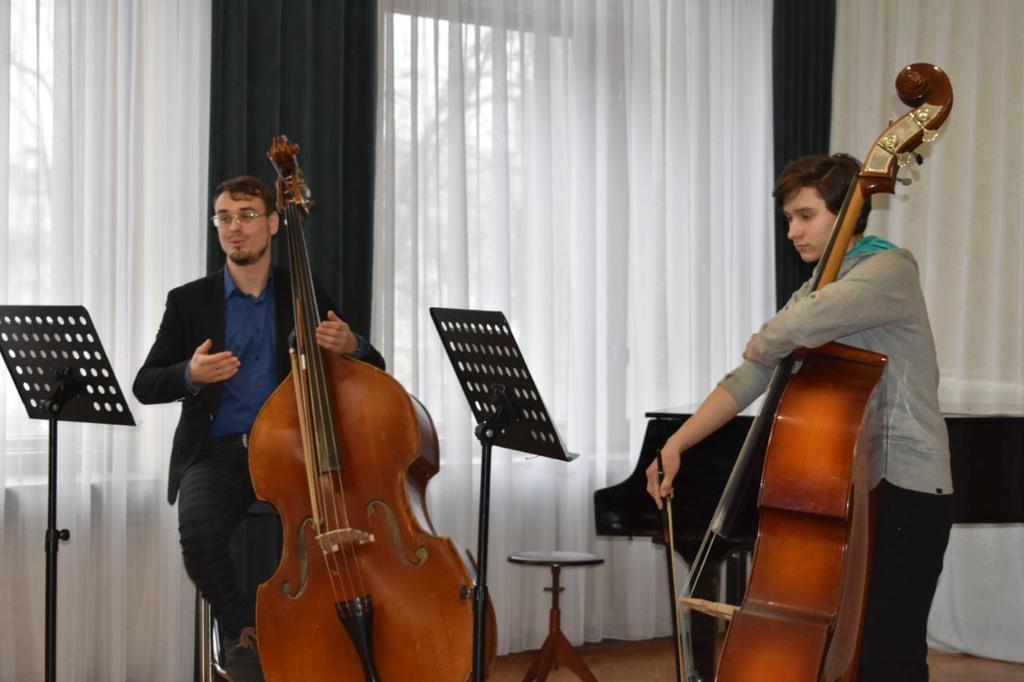 У Полтаві симфонічний оркестр провів майстер-клас для дітей-музикантів, переселенців і жителів міста