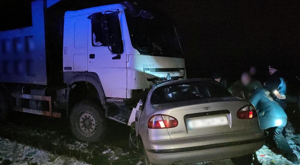 Смертельна ДТП на Полтавщині: зіткнулися легковик і вантажівка