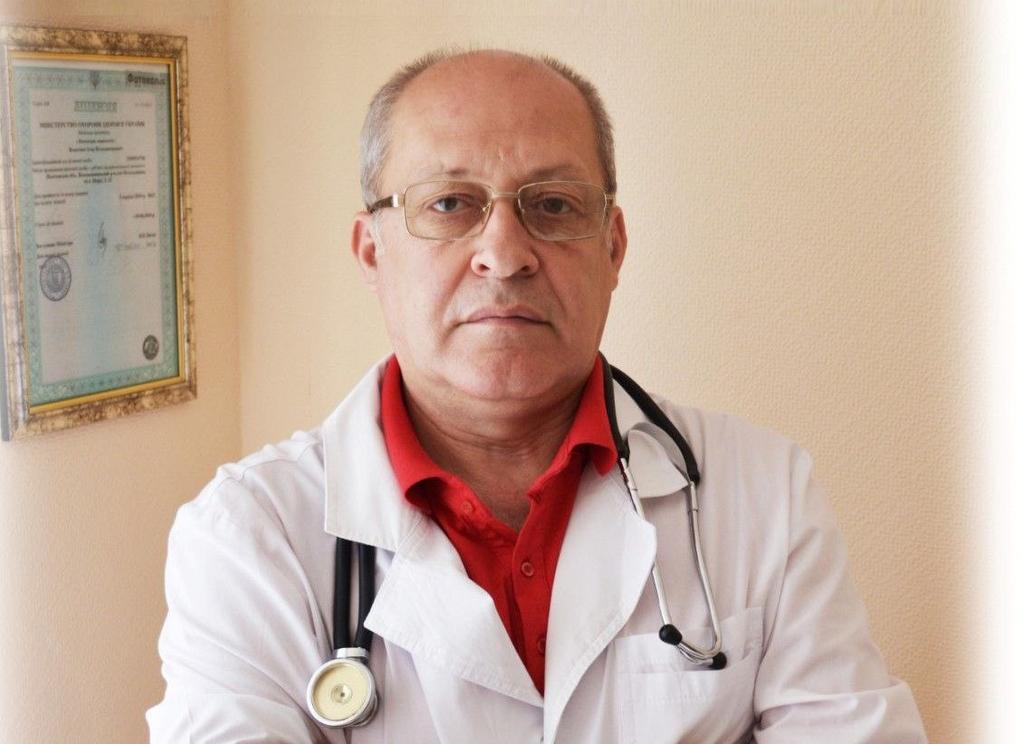 Нарколог Ігор Власенко: «Спочатку алкоголь випиваєте ви, потім алкоголь вимагає алкоголь, потім алкоголь випиває вас»