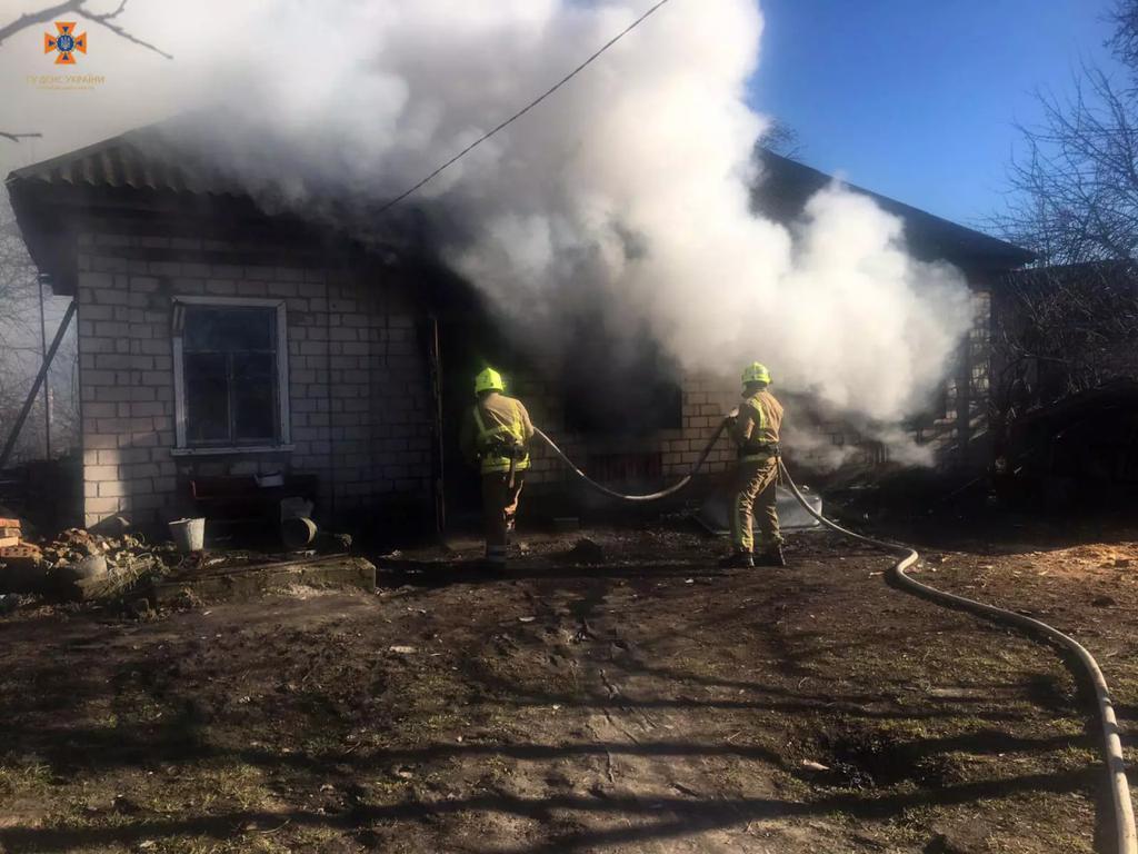 На Полтавщині горів будинок: на місці знайшли тіло людини