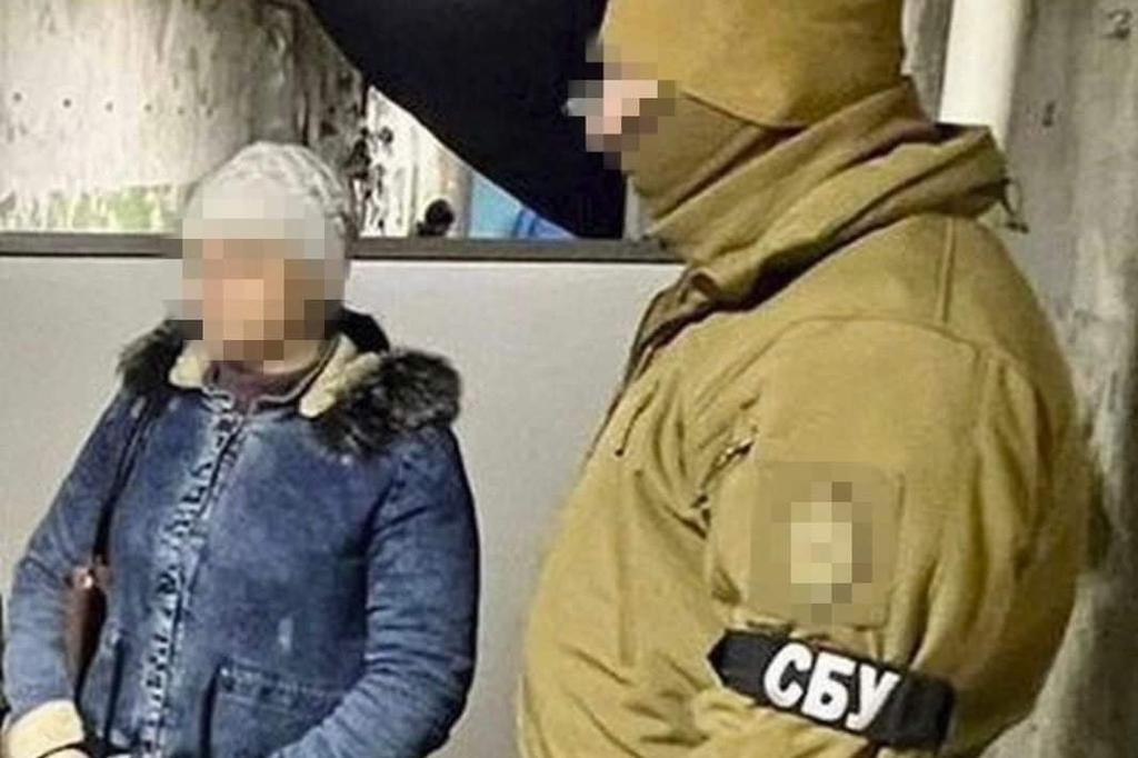 СБУ затримала ворожу інформаторку, яка «полювала» за складами з боєприпасами ЗСУ на Харківщині