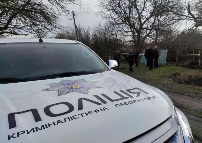 Вбила чоловіка та зателефонувала до поліції: правоохоронці затримали жительку Полтавської області