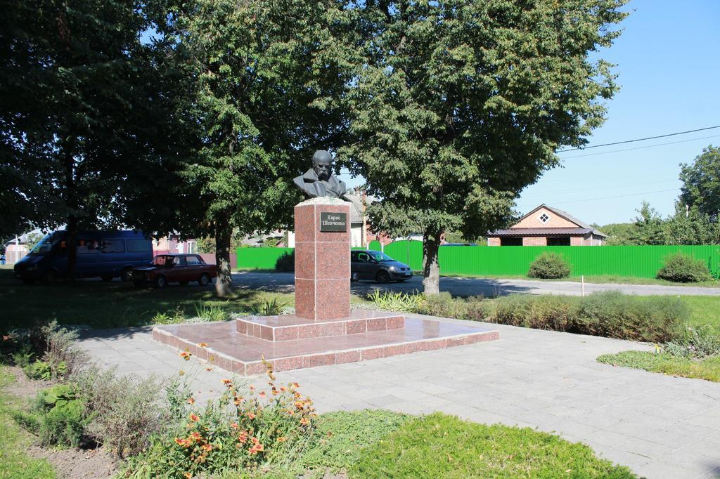  На Полтавщині оголосили конкурс на оновлення пам'ятника Шевченку