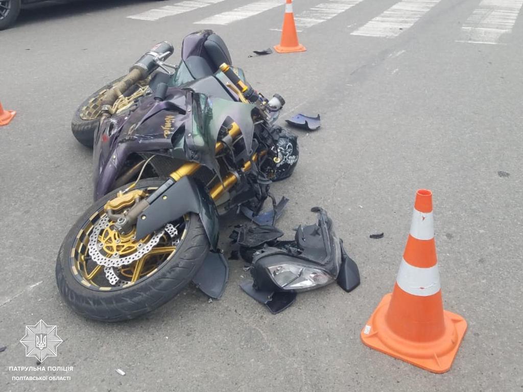 У Полтаві мотоцикліст після ДТП вдарив патрульного
