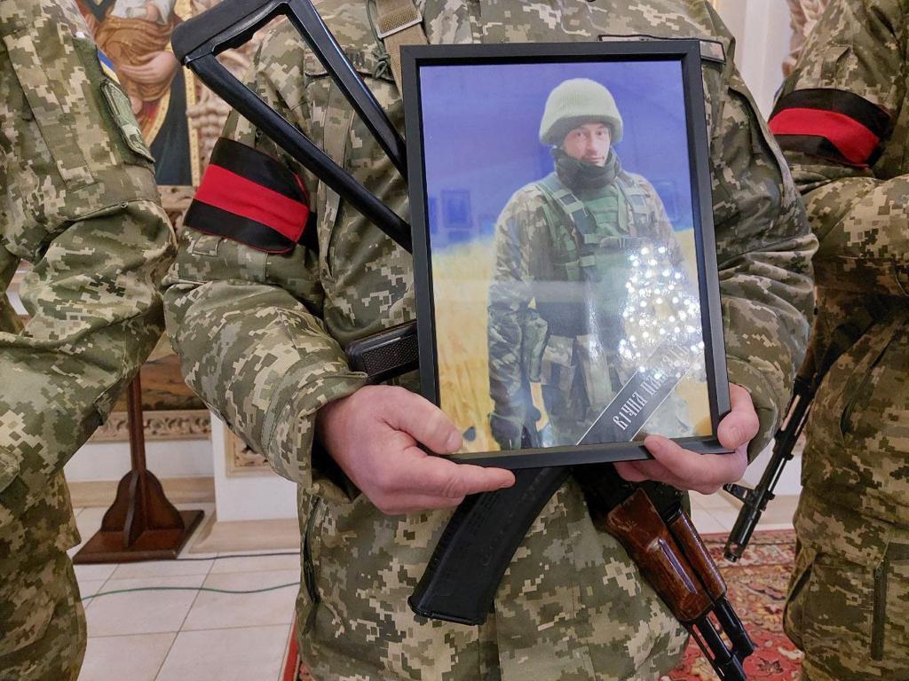 У Полтаві попрощалися із 36-річним розвідником Олександром Власенком