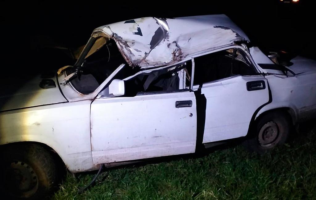 З'їхав у кювет та перекинувся: поліція Полтавщини встановлює обставини ДТП, в якій травмувалися двоє людей