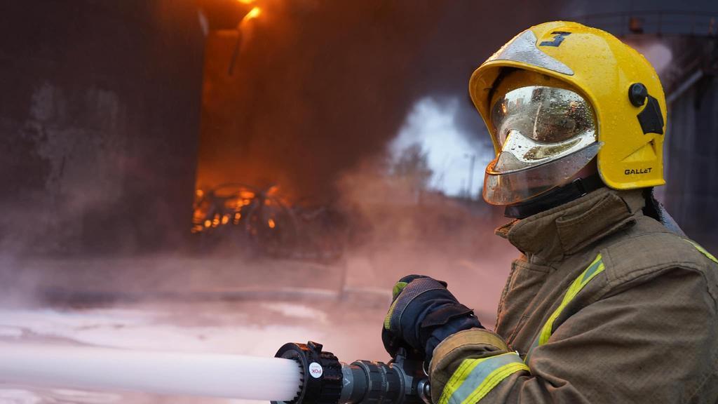 Понад 150 рятувальників ліквідовують наслідки російських обстрілів на Полтавщині на Вінниччині