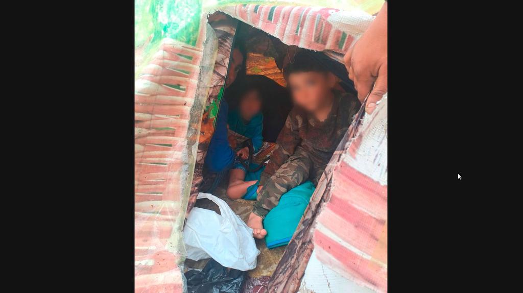 У Полтаві переселенці з Миколаївщини жили в наметі і готували їжу на багатті. ФОТО