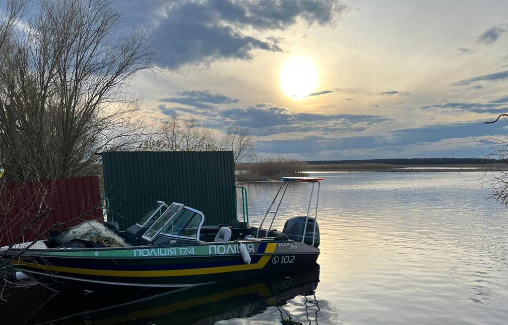 На Полтавщині поліція виявила браконьєра, порушника навігації й заборонене знаряддя лову