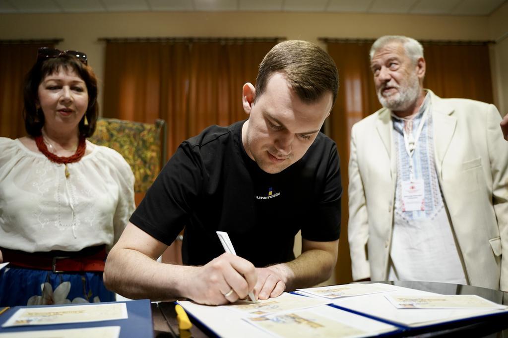 В обласному центрі провели спецпогашення марки, присвяченої Василю Кричевському