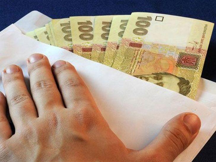 Полтавського чиновника підозрюють у хабарі і попередженні браконьєрів
