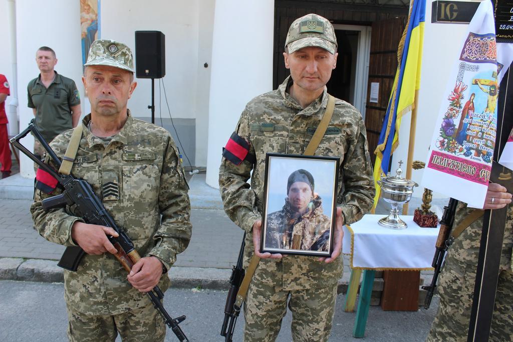 У Полтаві попрощалися з воїном, який з перших днів повномасштабної війни, став на захист країни
