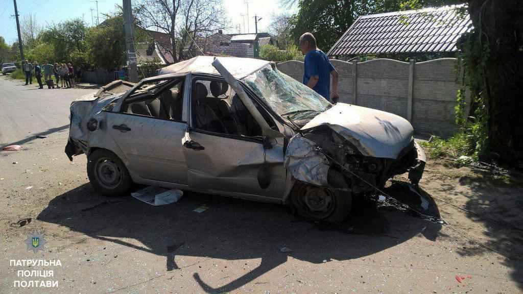Нетверезий водій на «Ладі» у Полтаві зніс зупинку: травмована жінка
