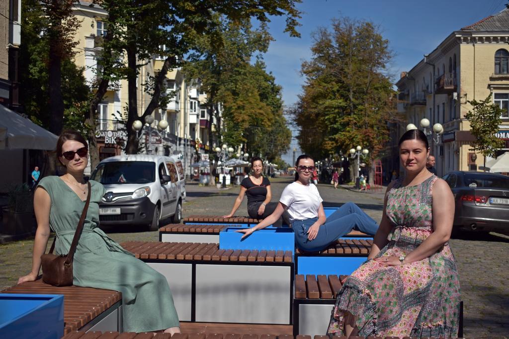 Завтра у Полтаві біля ЦУМу урочисто вікриють лавочку. По науковому – парклет