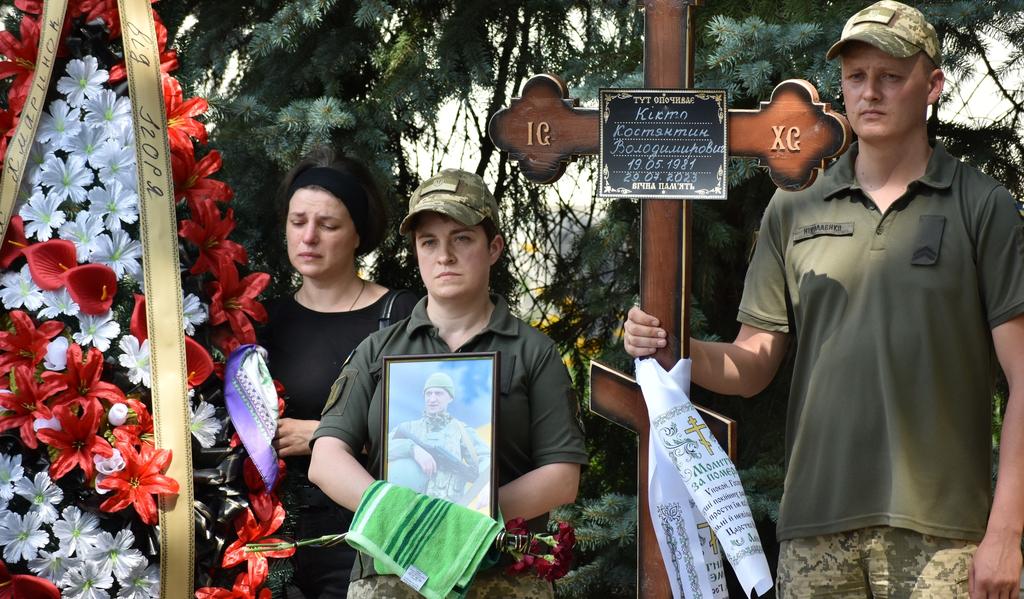 У Пирятині провели в останню путь воїна, що віддав життя за Україну