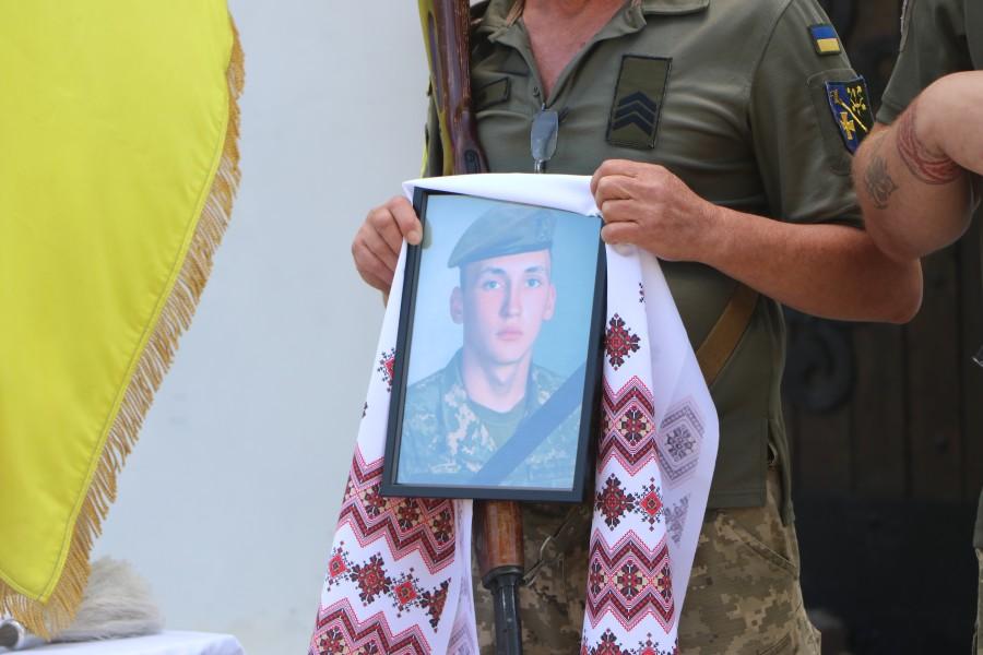 Назавжди 20: у Полтаві попрощалися із полеглим воїном