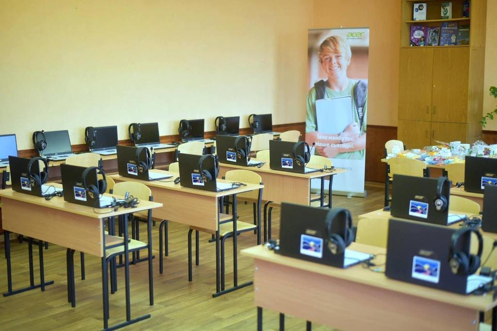 Мінцифри Тайваню оснастило кабінети інформатики в школах Полтавщини
