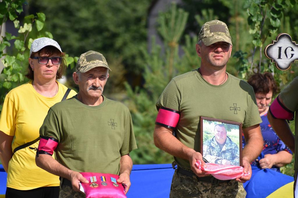 На Полтавщині попрощалися з Аркадієм Шаповаловим, який боровся за життя після тяжкого поранення