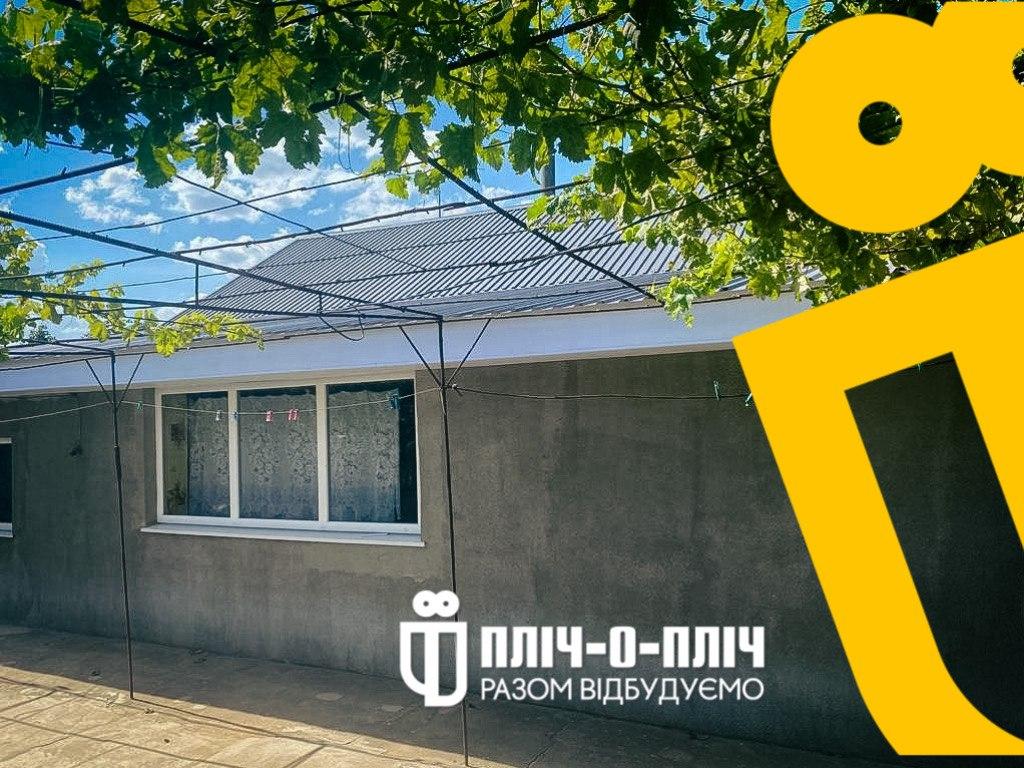 Перекриті дахи, нові вікна та двері: 33 оселі Полтавщина відновила на Херсонщині