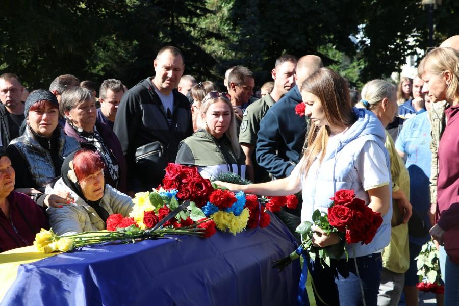Полтава провела в останню путь двох воїнів, які загинули в Донецькій області
