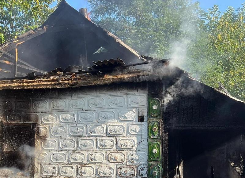 На Полтавщині в палаючому будинку виявили тіло жінки: поліція розпочала розслідування
