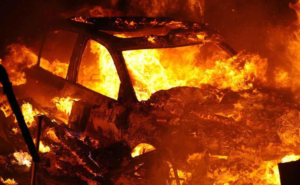 У Полтаві згорів автомобіль BMW