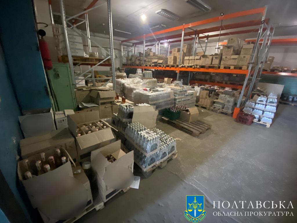 Тютюнові вироби та алкоголь на 23 млн грн: правоохоронці Полтавщини прикрили незаконний обіг підакцизних товарів