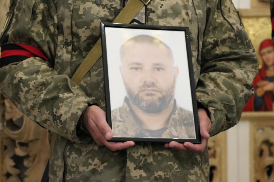 Полтавська громада провела в останню дорогу загиблого Героя Олександра Конопльова