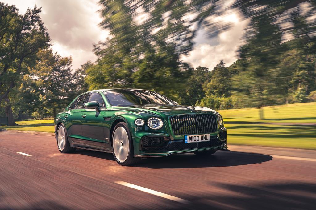 Внутрішня розкіш: інтер'єр Bentley Flying Spur W12