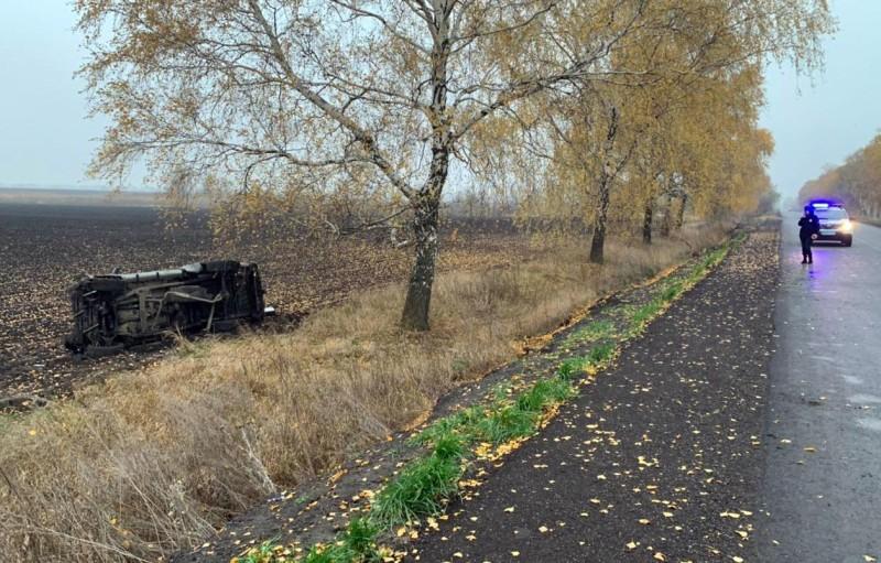 На Полтавщині перекинулась автівка: двоє дорослих та двоє дітей потрапили до лікарні