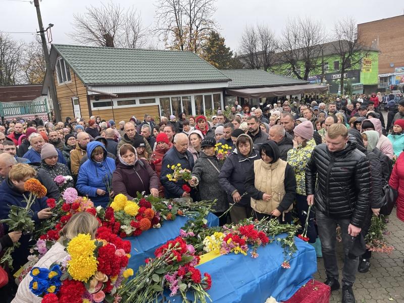 Хорольська громада попрощалась із двома полеглими на війні воїнами