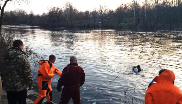 Полтавські рятувальники знайшли тіло ще одного рибалки, який випав з човна на Дніпрі 