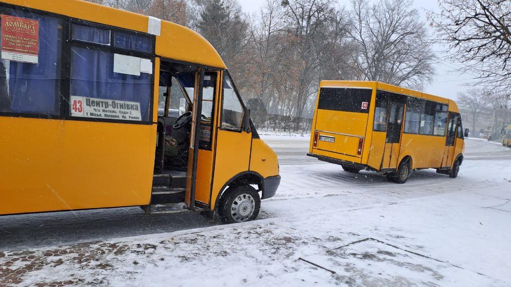 Через негоду у Полтаві ускладнений рух транспорту: частина маршруток не курсує