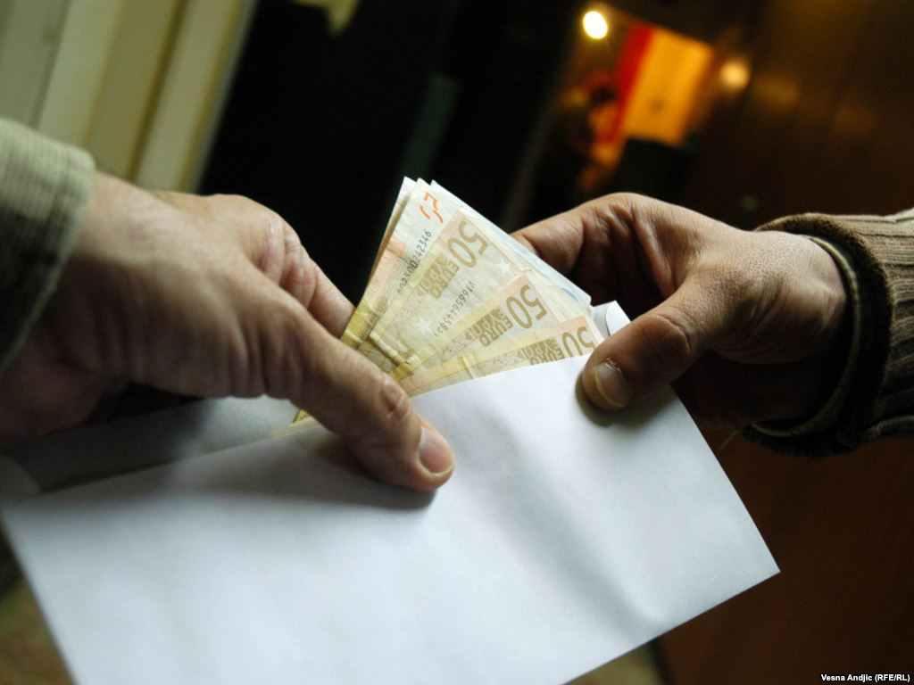 У Полтаві патрульний попався на хабарі